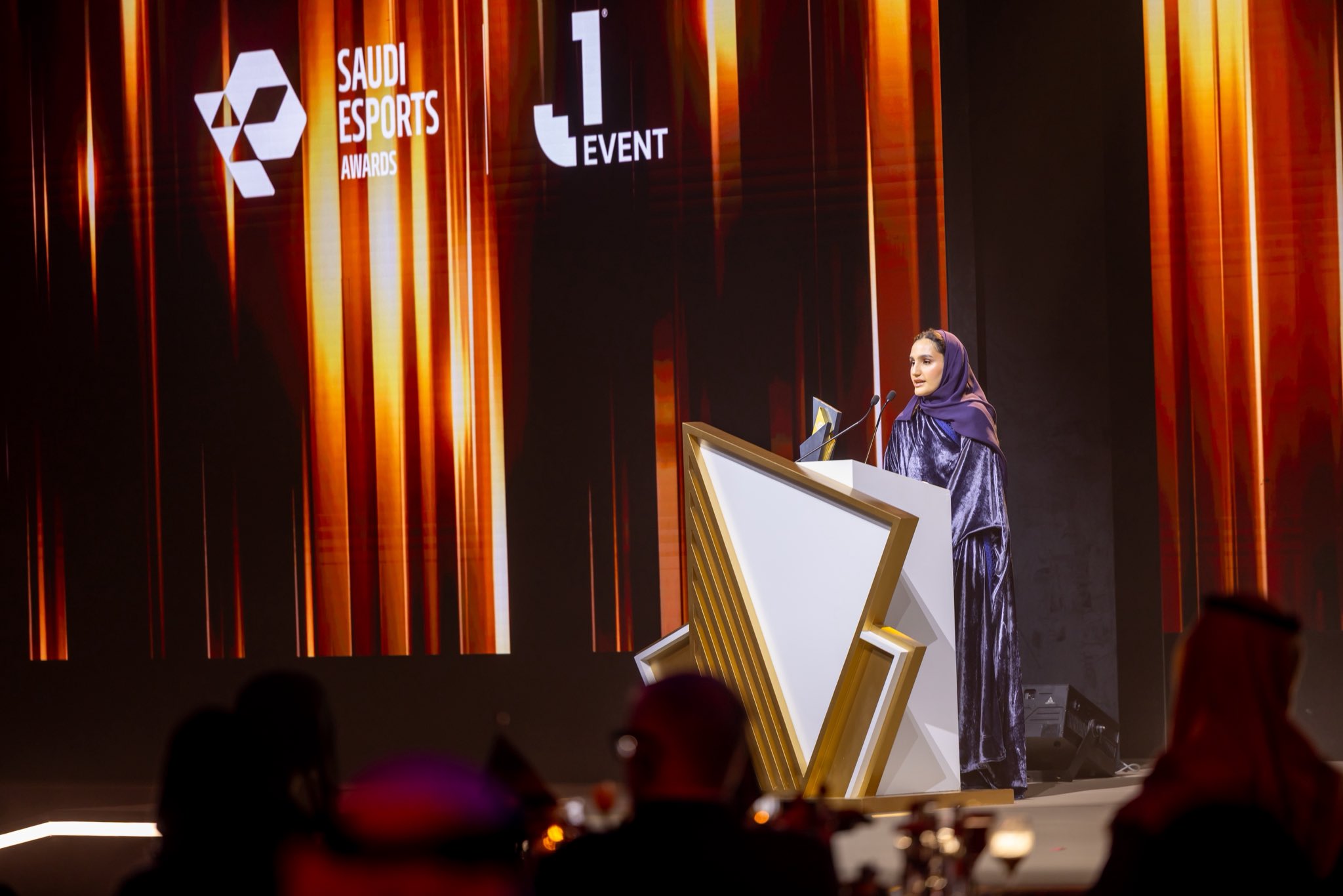 تلمع تالا المزروع كواحدة من أبرز الوجوه السعودية الصاعدة في عالم الرياضات الإلكترونية