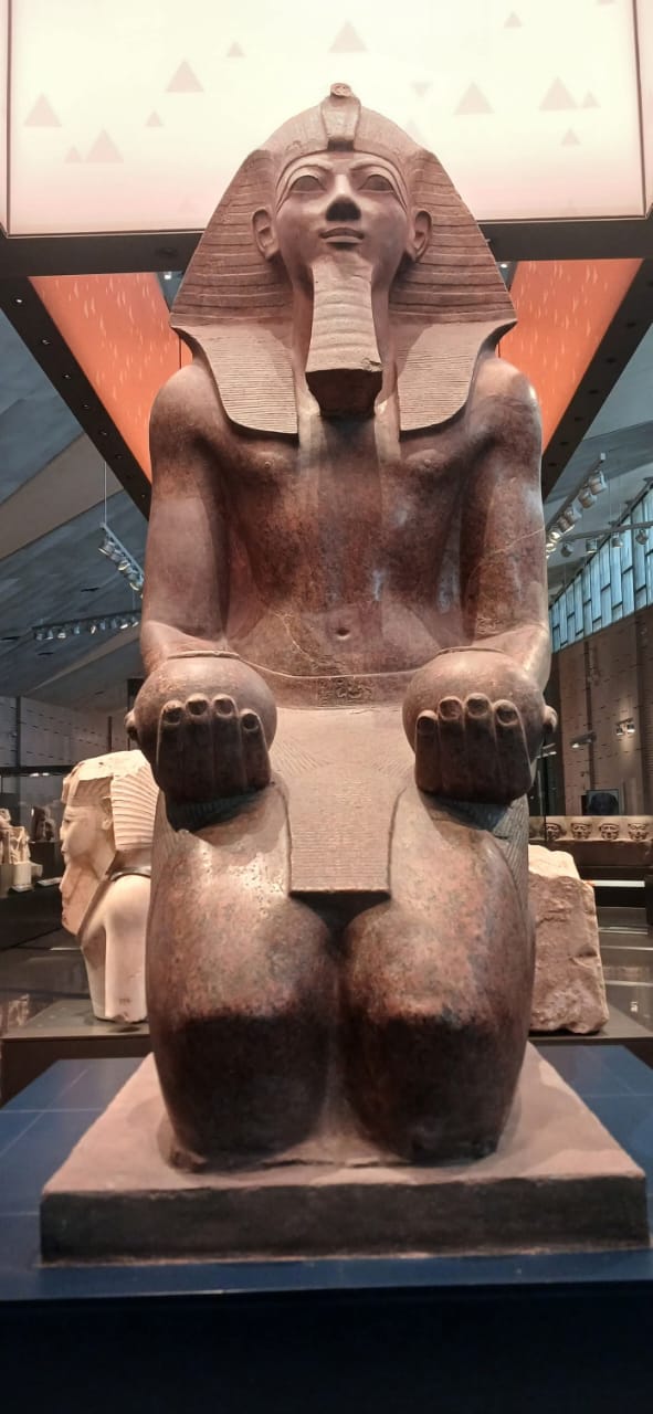 تمثال الملكة حتشبسوت في المتحف المصري الكبير