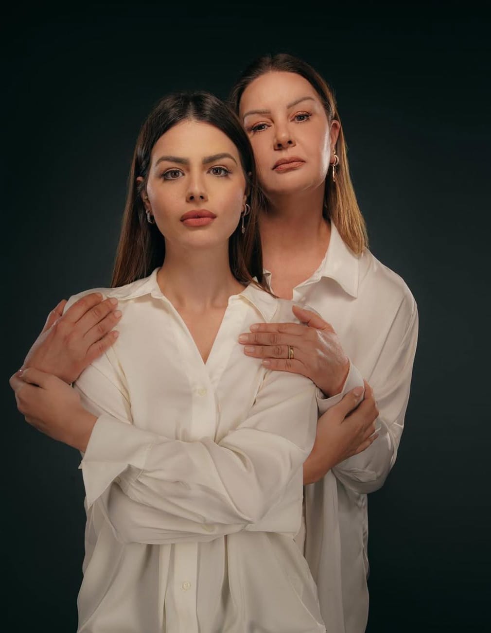 تميزت هنادي مهنا بجمال بسيط وناعم مثل والدتها الفرنسية cover