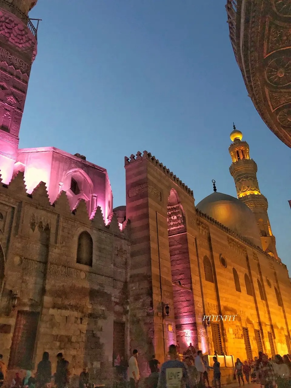 تناول الإفطار في الحسين