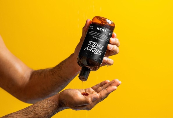 تنظيف البشرة مع Sticky Dates Shower Gel من Lush
