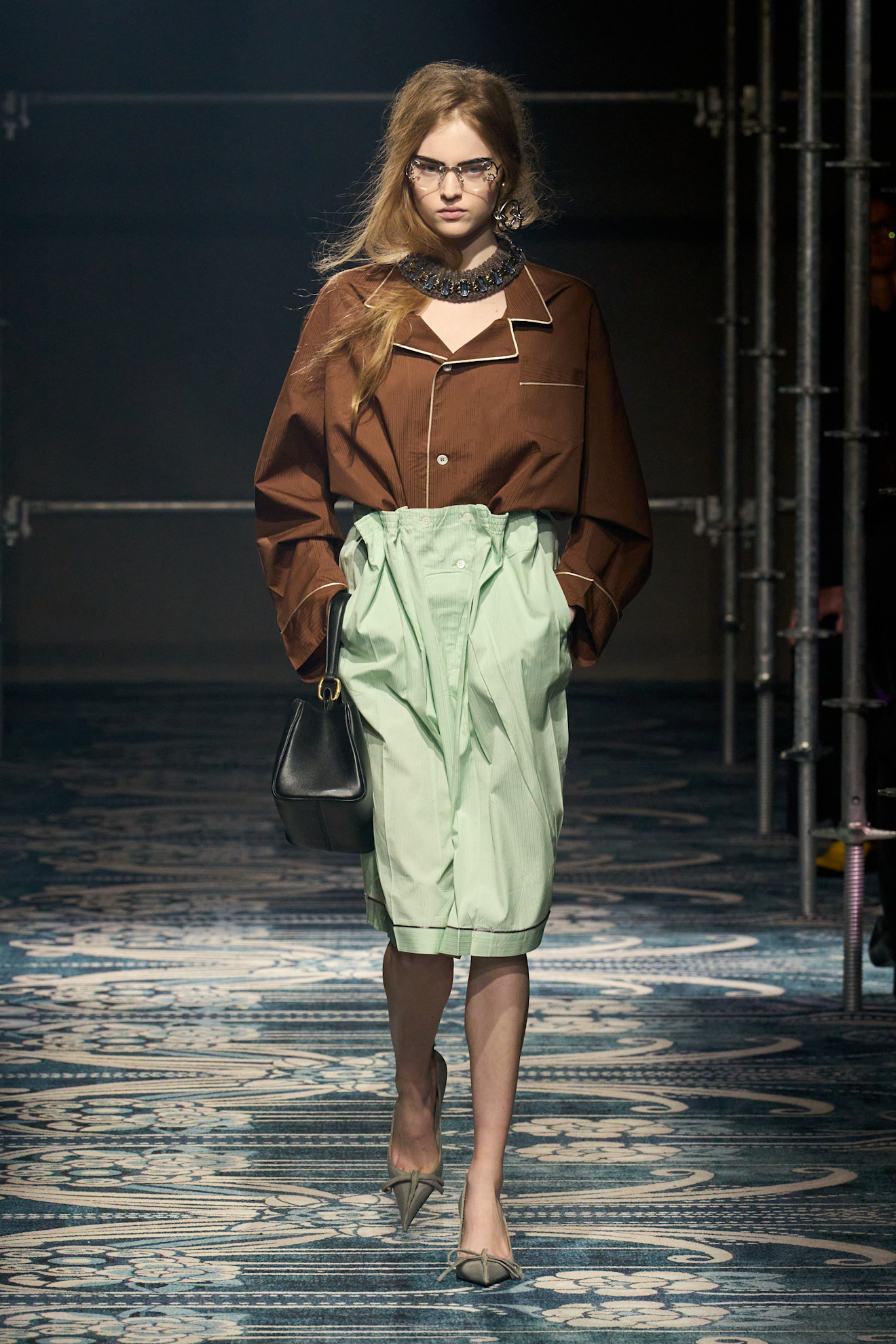 تنورة باللون الأخضر النعناعي من Prada