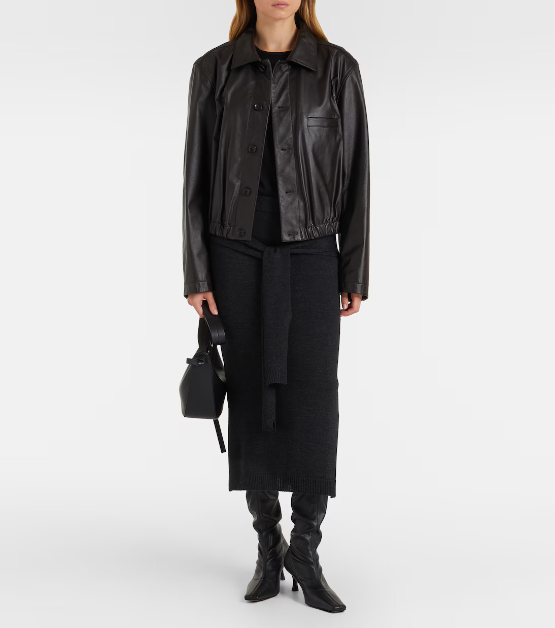 تنورة صوفية مع جاكيت جلدي من Lemaire