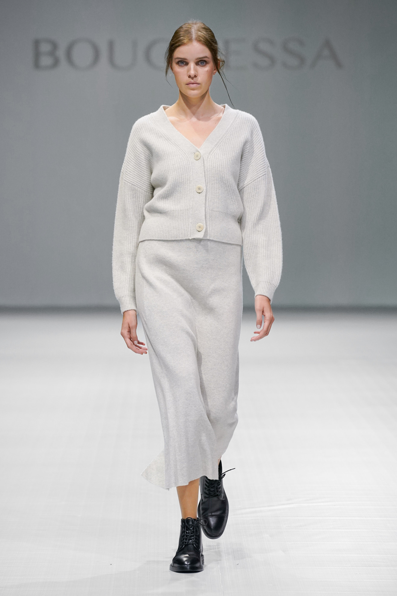 تنورة طويلة ماكسي من Bouguessa