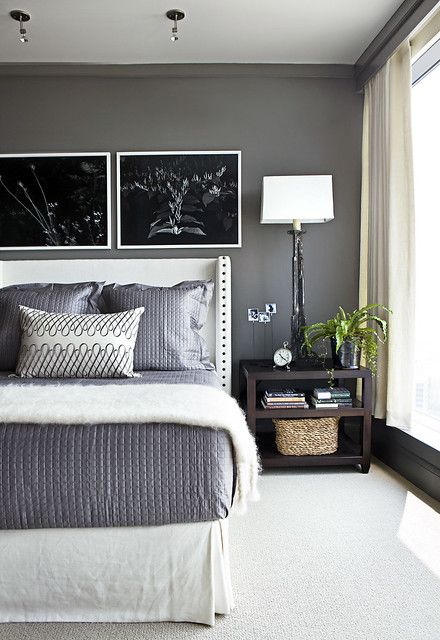 توفر درجة Kendall Charcoal خلفية أنيقة ودرامية ذات طابع راقٍ