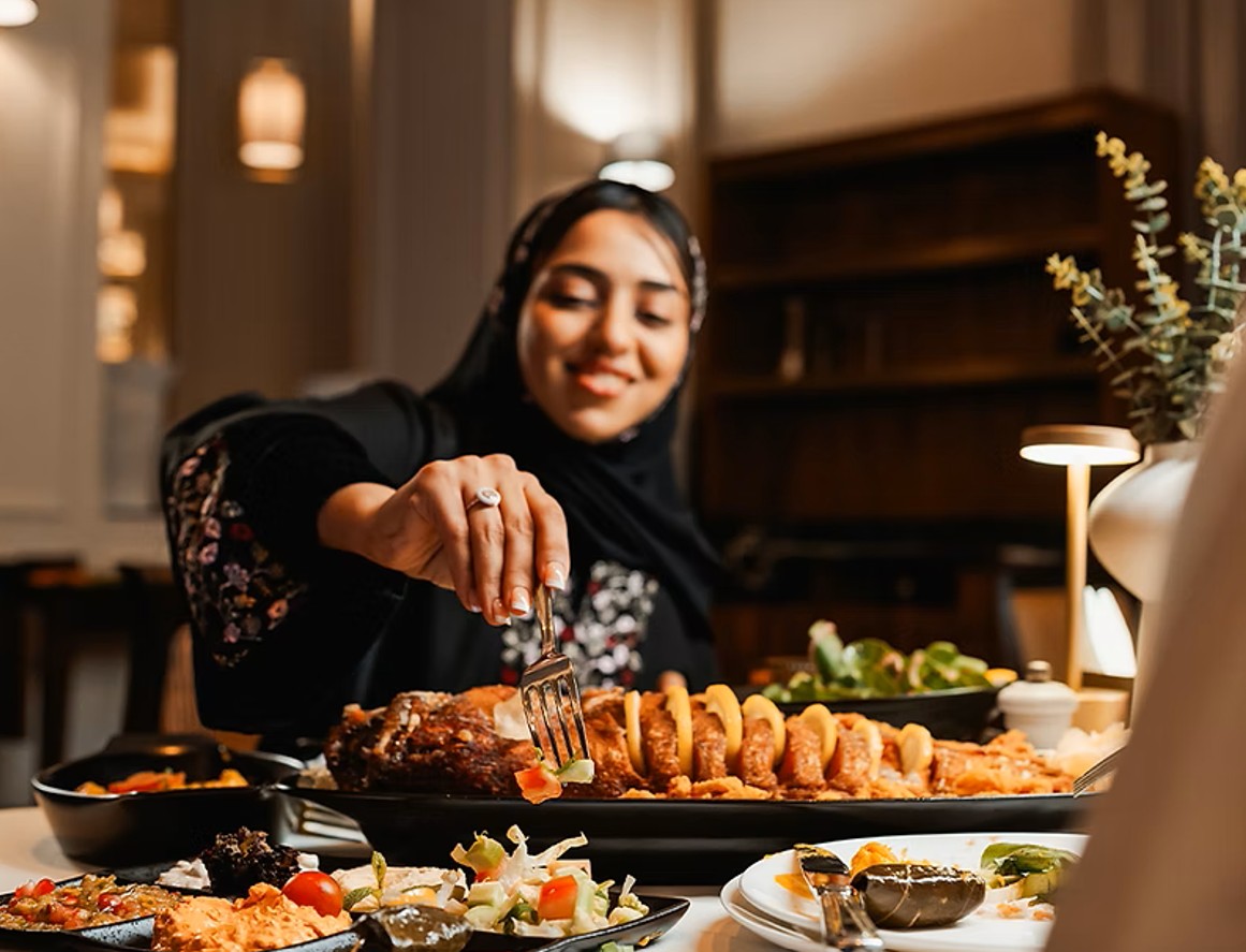 توينا.. المأكولات البحرية تلتقي بحماس البطولة
