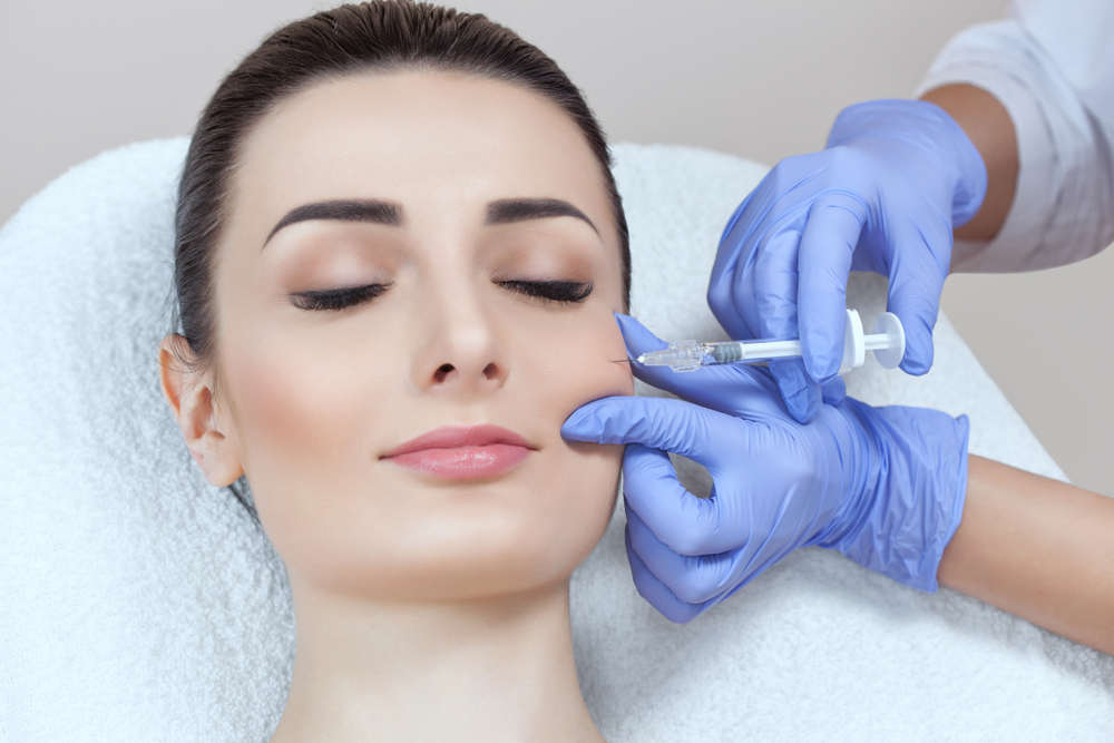 تُستخدم الخلايا الجذعية اليوم في عدد من الإجراءات التجميلية لتجديد شباب البشرة