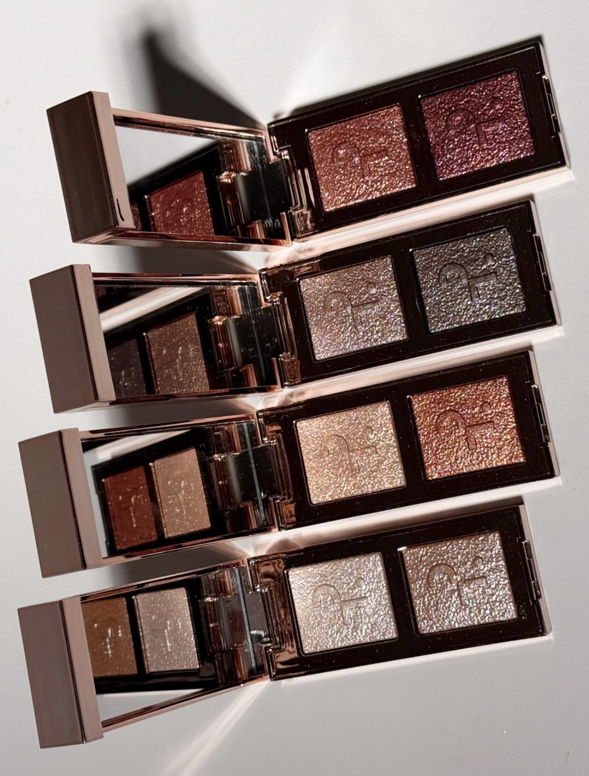 ثنائي مايجور دايمنشن آي ايلوجن آيشادو دويو Major Dimension Eye Illusion Eyeshadow Duo من باتريك تا Patrick Ta