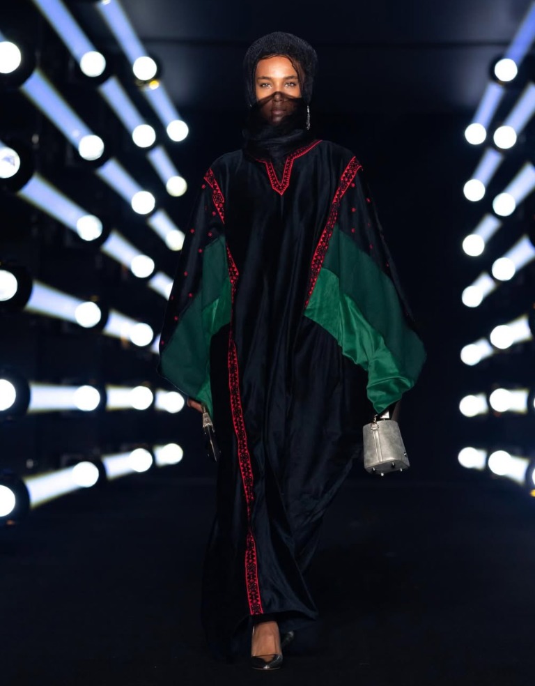 ثوب من تصميم Qormuz