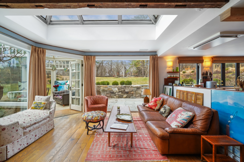 جاءت تحديثات المنزل عصرية، مع الحفاظ على الطابع التاريخي