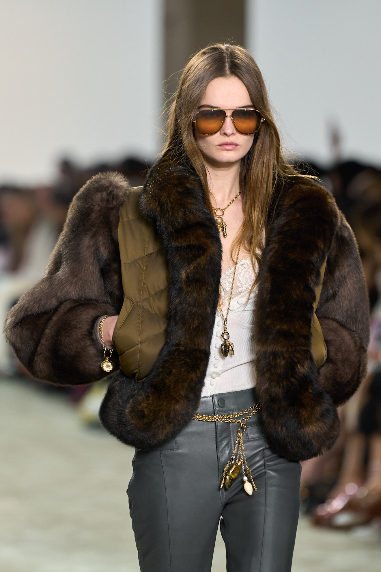 جاكيت من الفرو قصير من Chloé