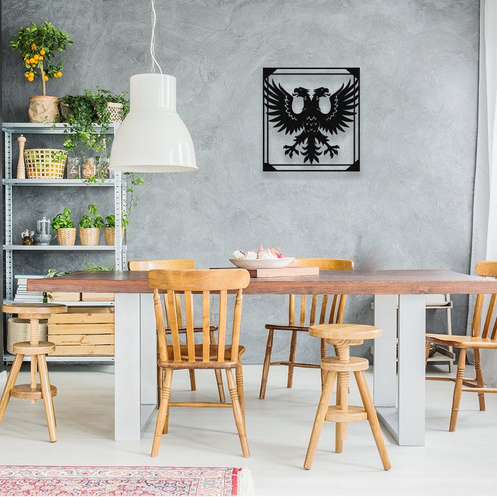 جدار غرفة طعام بالرمادي الفاتح