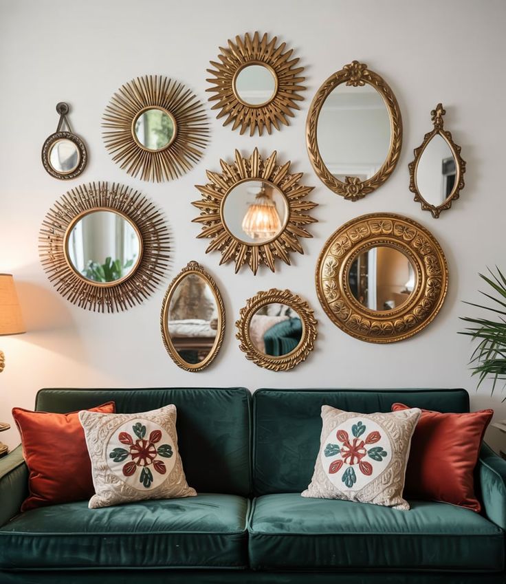 جدار معرض بمرايا فينتدج مميزة