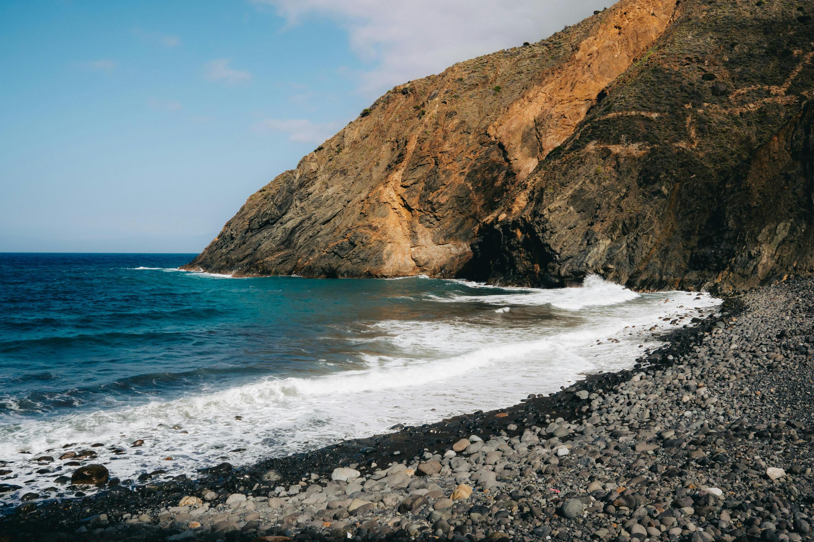 جزر الكناري دفء أوروبي في قلب الشتاء