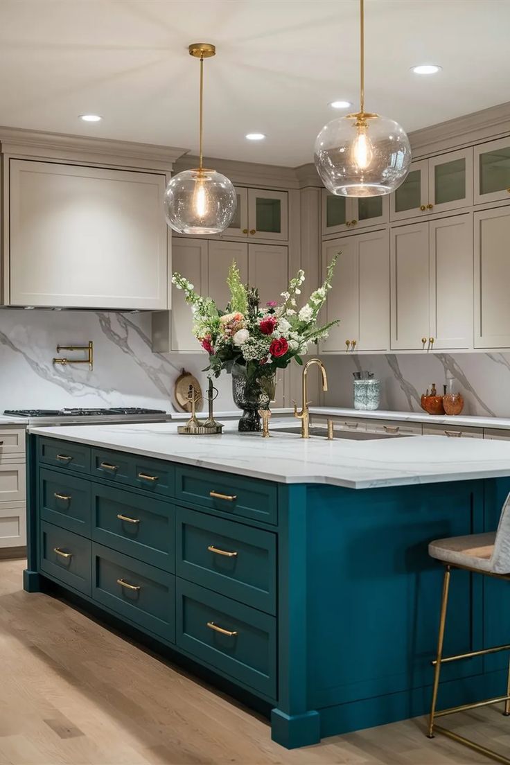 جزيرة مطبخ بلون الـTeal