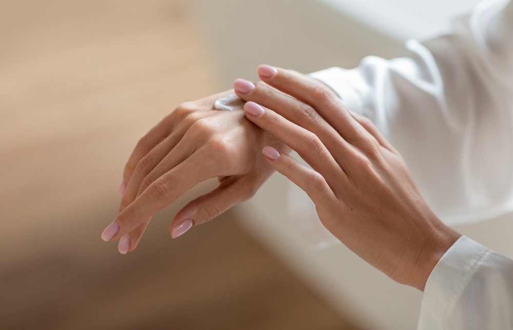 جل بذور الكتان يشكل طبقة مرطبة تحبس الرطوبة داخل الجلد