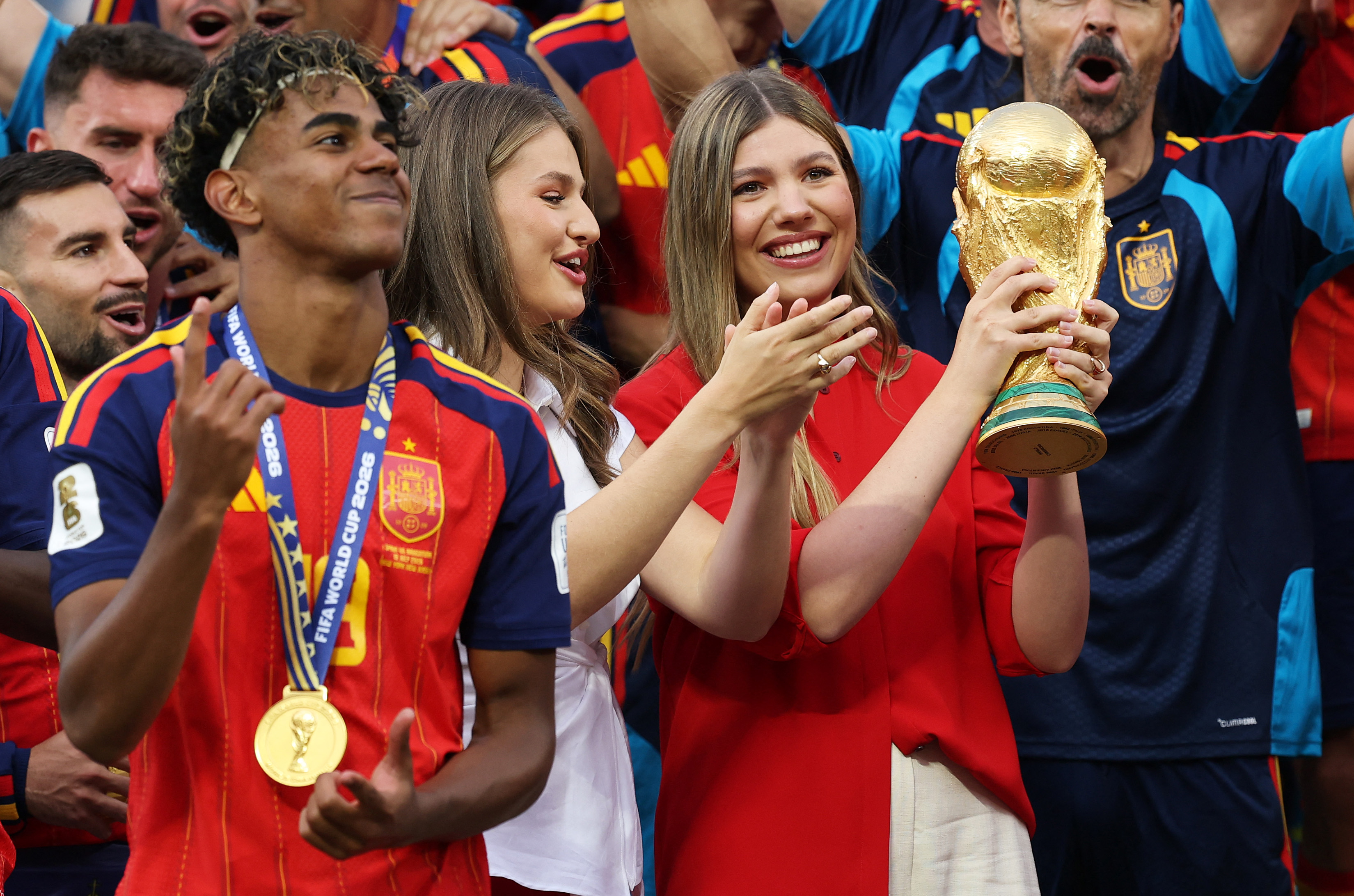 جمال الأميرتين صوفيا وليونور في نهائي كأس العالم 2026