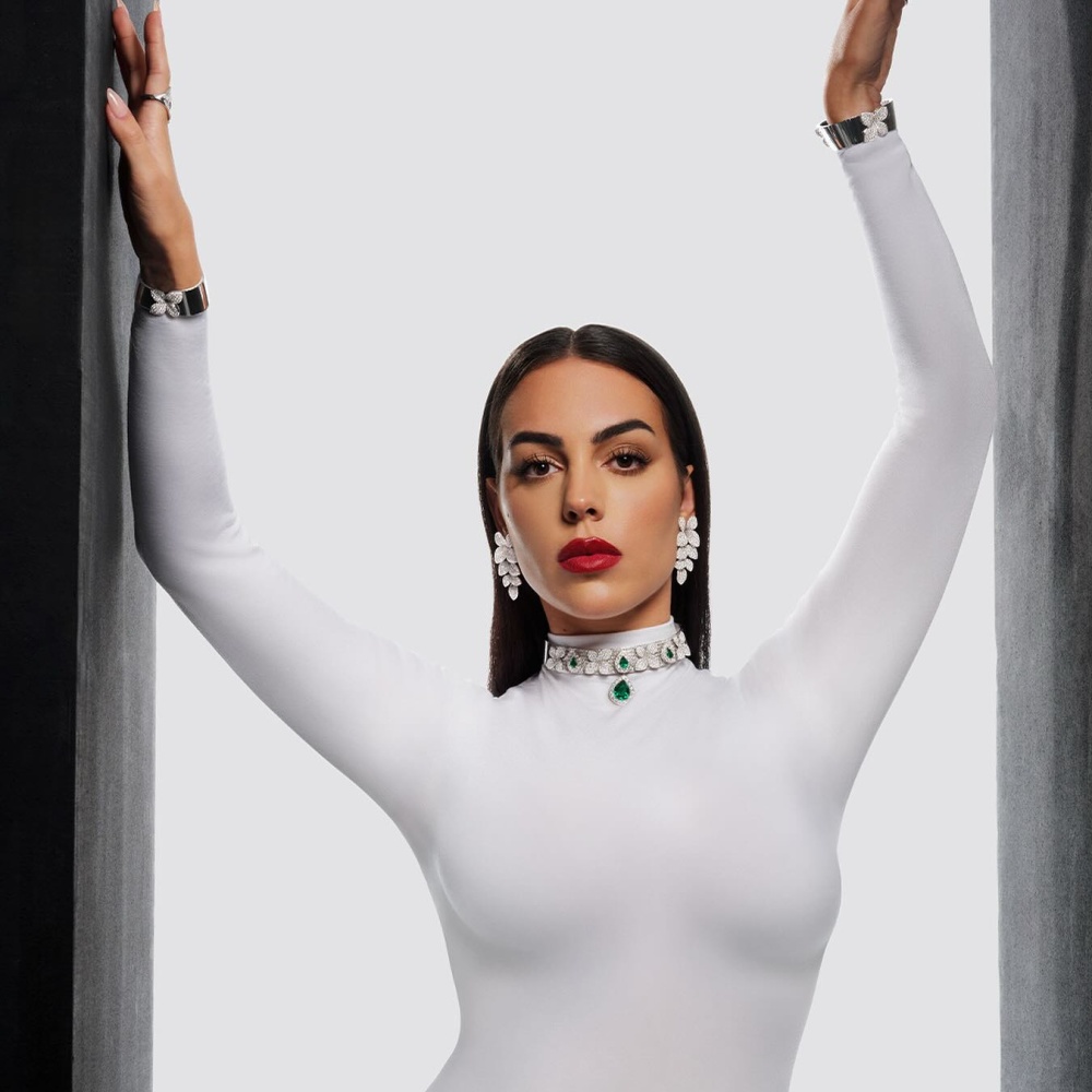 جورجينا ردوريغيز Georgina Rodriguez تُبهرنا بتصاميمها الإبداعية من دار بروني Pasquale Bruni الراقية