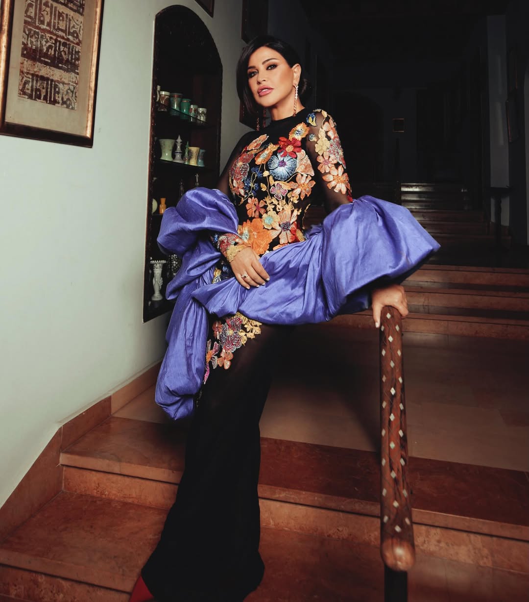 جومانا مراد بفستان مجسم طويل باللون الأسود