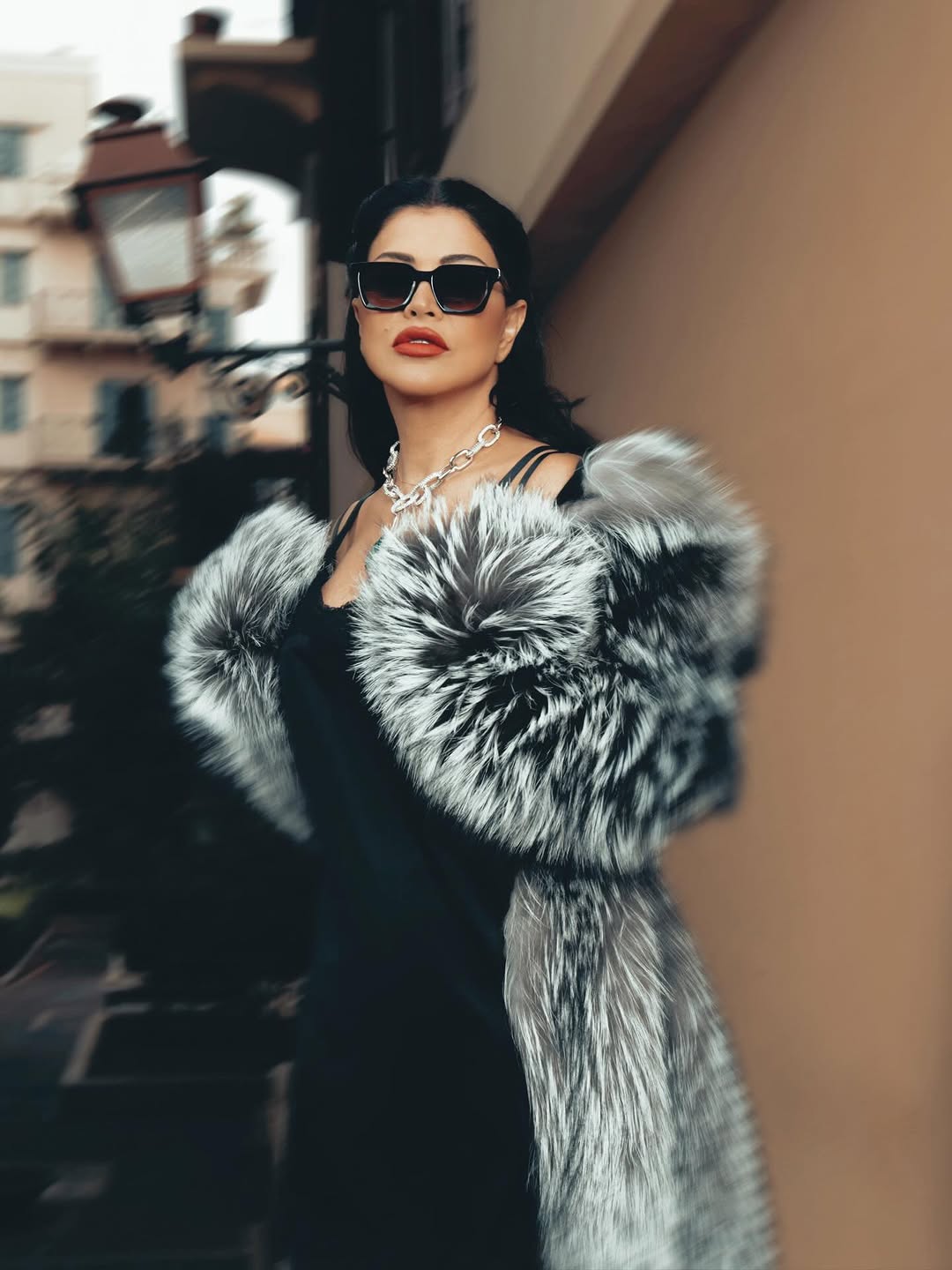 جومانا مراد بإطلالة شتوية دافئة