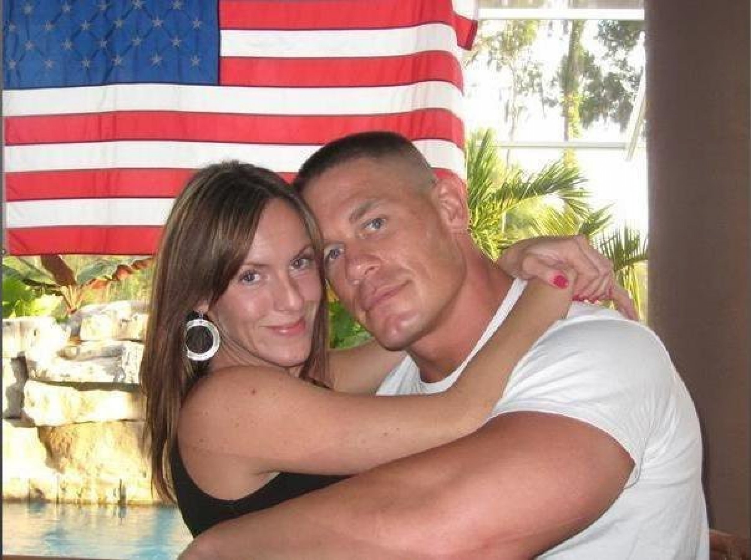 جون سينا John Cena وإليزابيث هوبردو Elizabeth Huberdeau