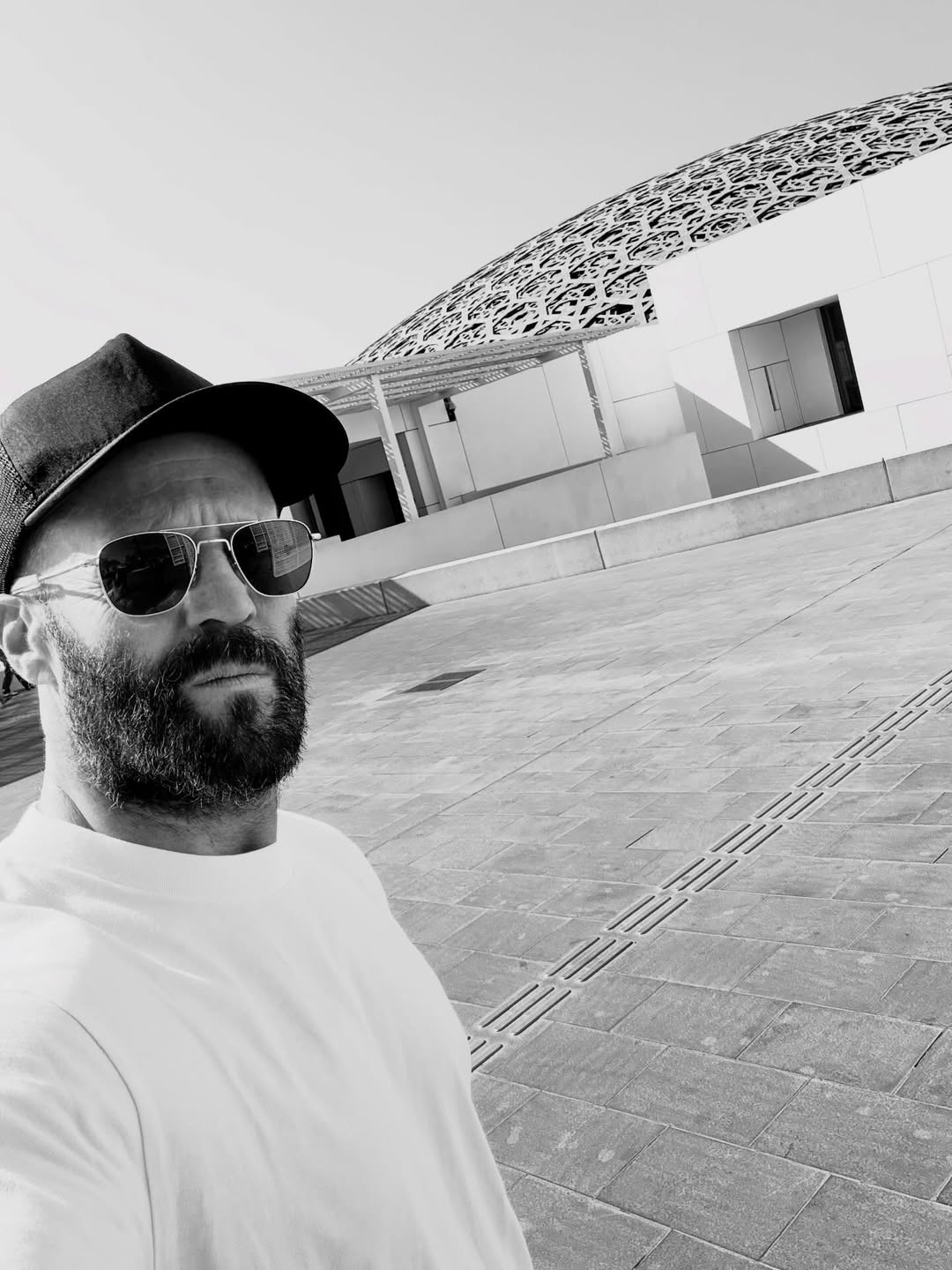 جيسون ستاثام اتجه كذلك إلى متحف اللوفر أبوظبي