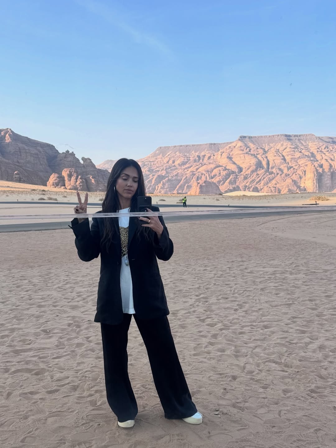 جيسيكا ألبا في العلا