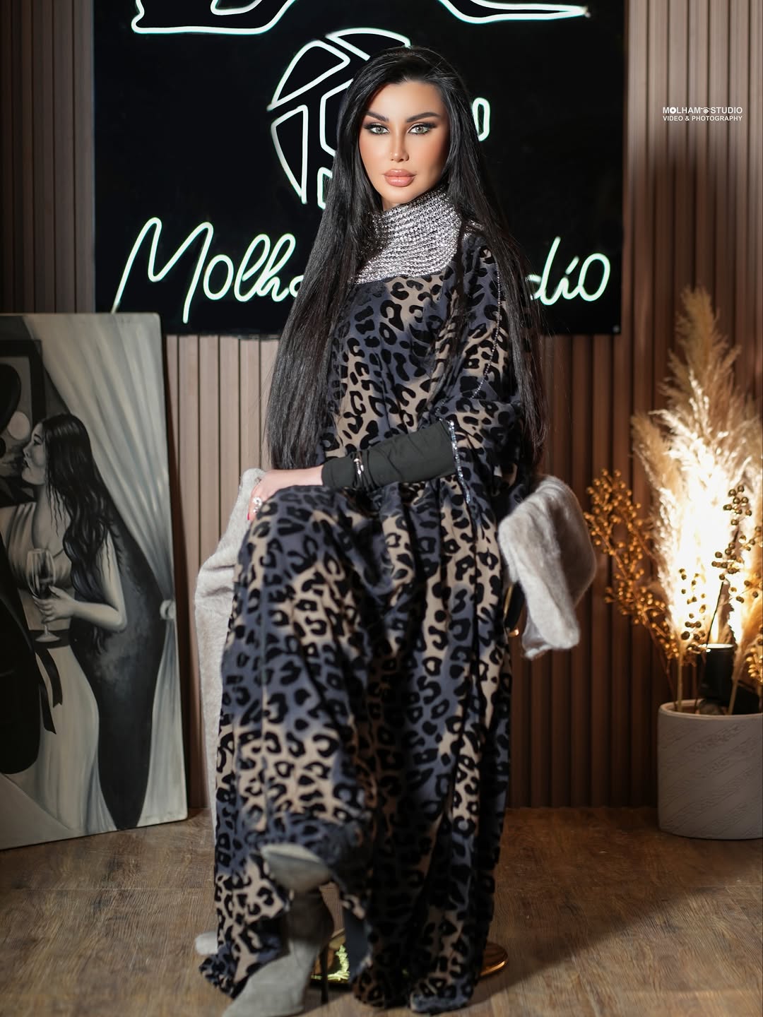 جيني إسبر بنقشة الـ"تايجر" المخمل