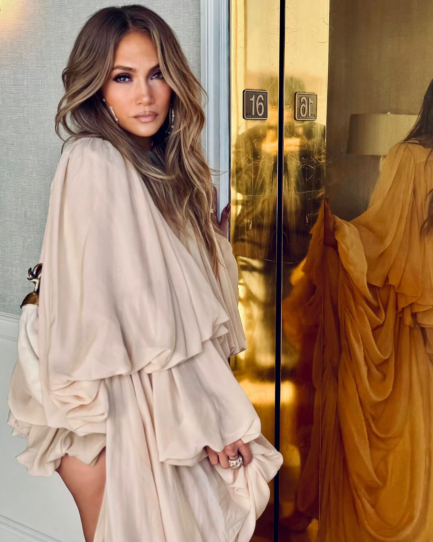 جينيفر لوبيز Jennifer Lopez من أكثر النجمات اللاتي يتمتعنّ بذوقٍ خاص ومميز
