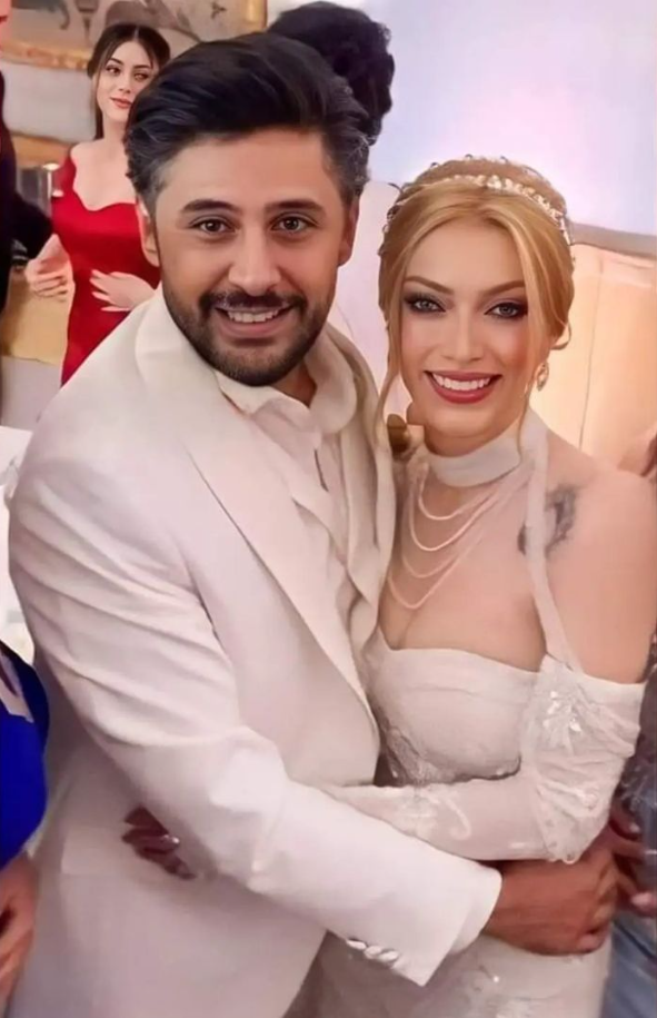 حازم زيدان مع عروسته خلال حفل الزفاف