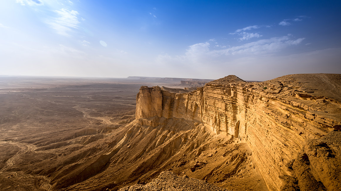 حافة العالم واحدة من أجمل الوجهات لإلتقاط أجمل الصور 