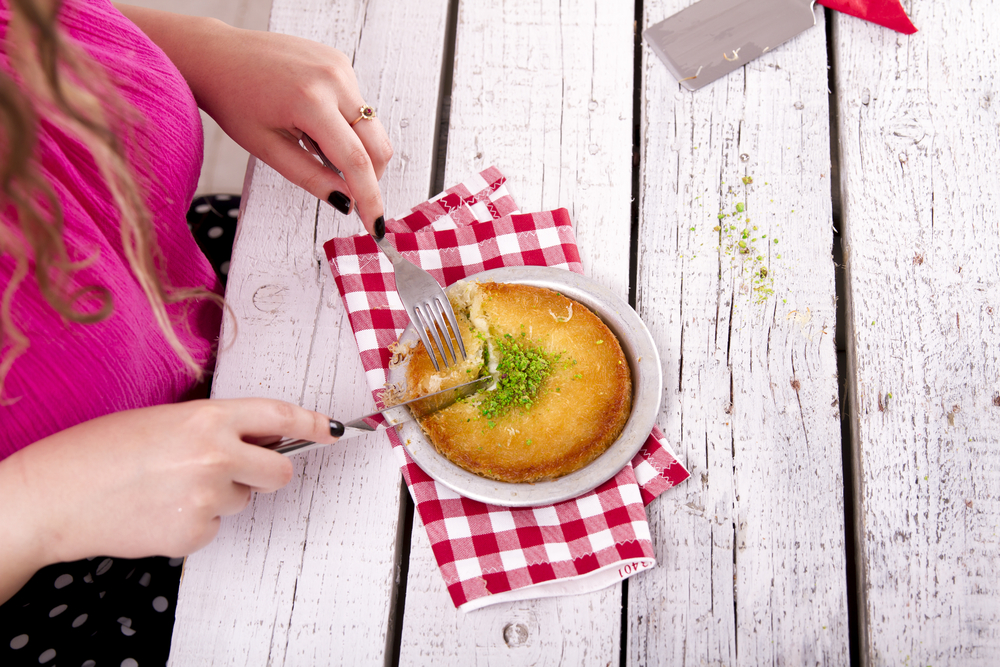 حاولي تناول الحلوى في رمضان باعتدال لتجنب ارتفاع السكر