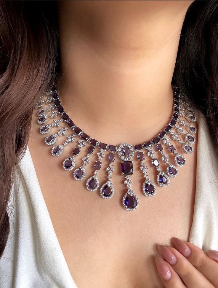 حجر الجمشت Amethyst يجلب الراحة النفسية لمرتديه