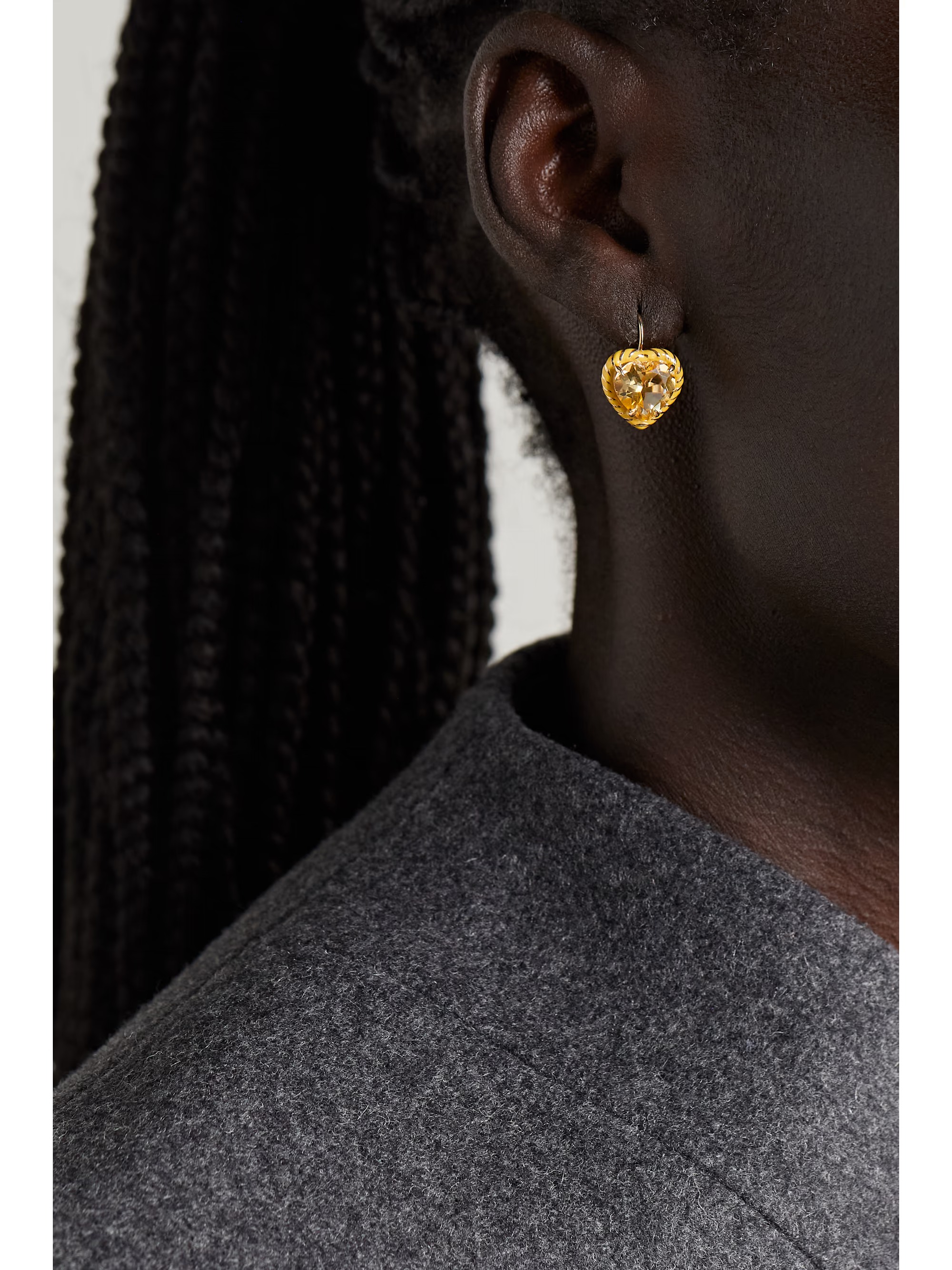 حجر السترين في مجوهرات Alison Lou