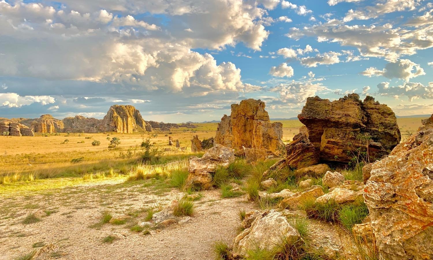 حديقة إيسالو الوطنية (Isalo National Park)