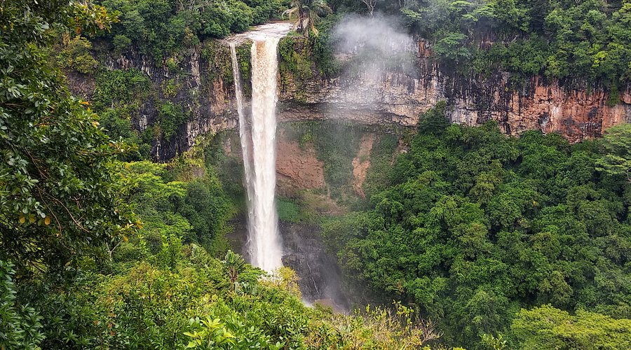 حديقة غابات النهر الأسود الوطنية Black River Gorges National Park