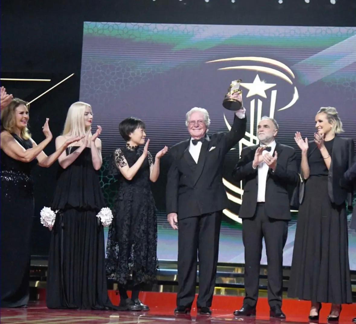 تكريم حسين فهمي في مهرجان مراكش