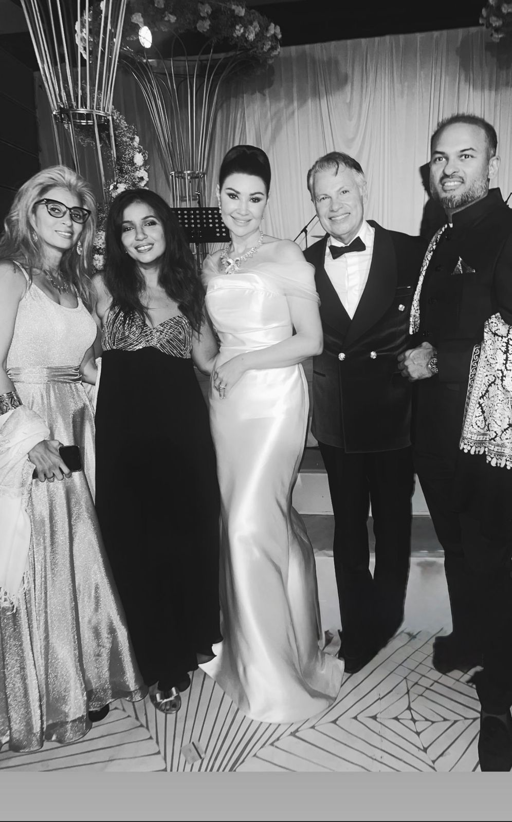 أروى جودة مع عدد من النجوم في الحفل