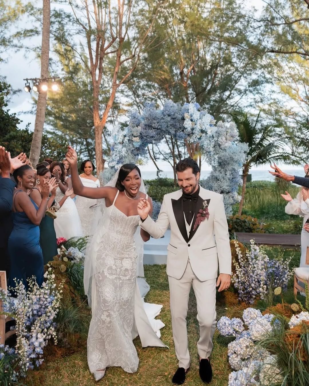 حفل زفاف تصوير Over The Moon