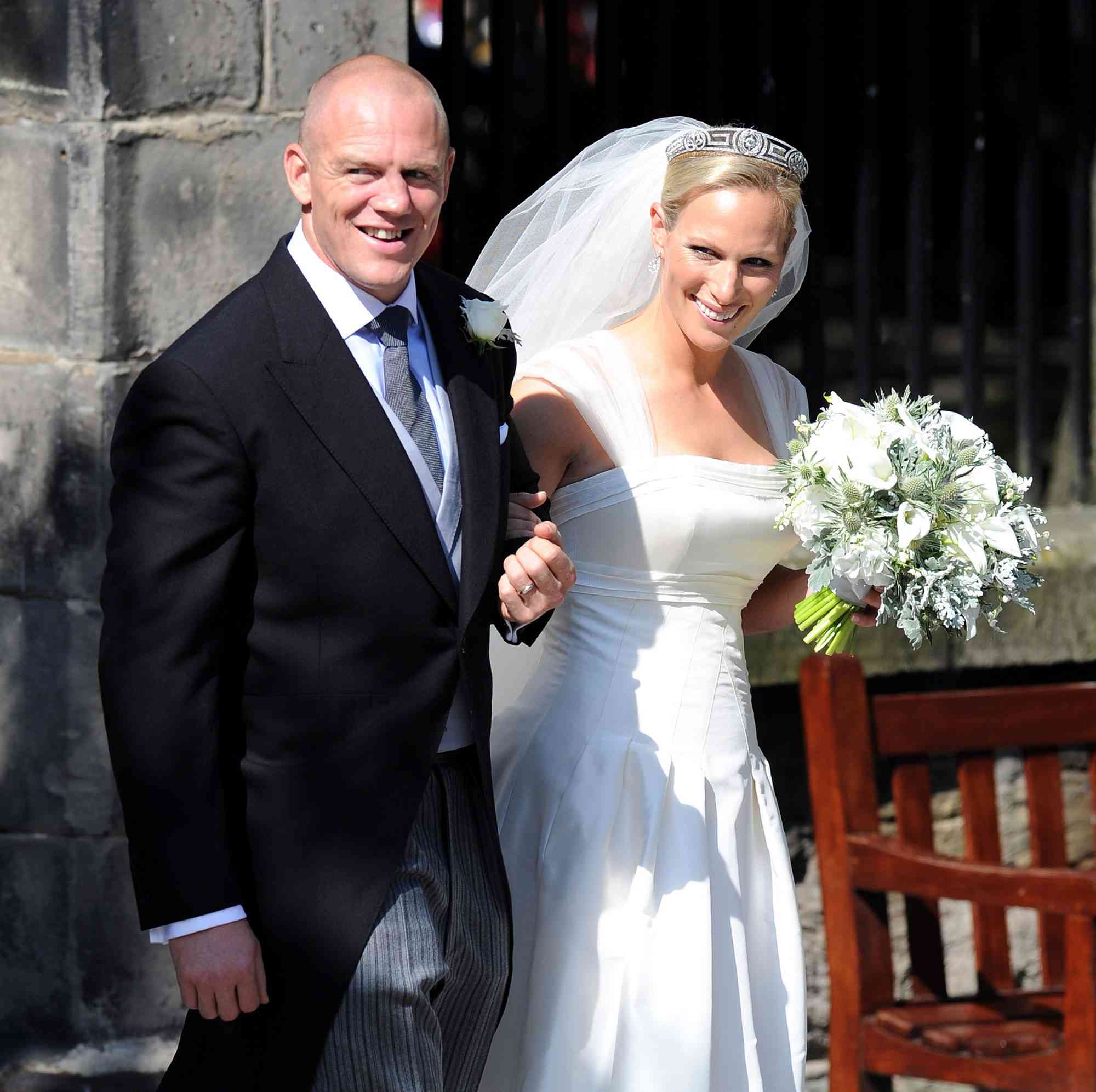 حفل زفاف زارا تيندال Zara Tindall ومايك تيندال Mike Tindall في كنيسة كانونغيت كيرك Canongate Kirk بإدنبرة