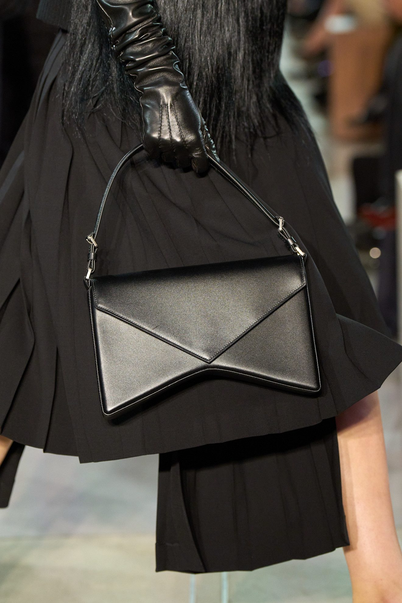 حقيبة عملية باللون الأسود من Michael Kors