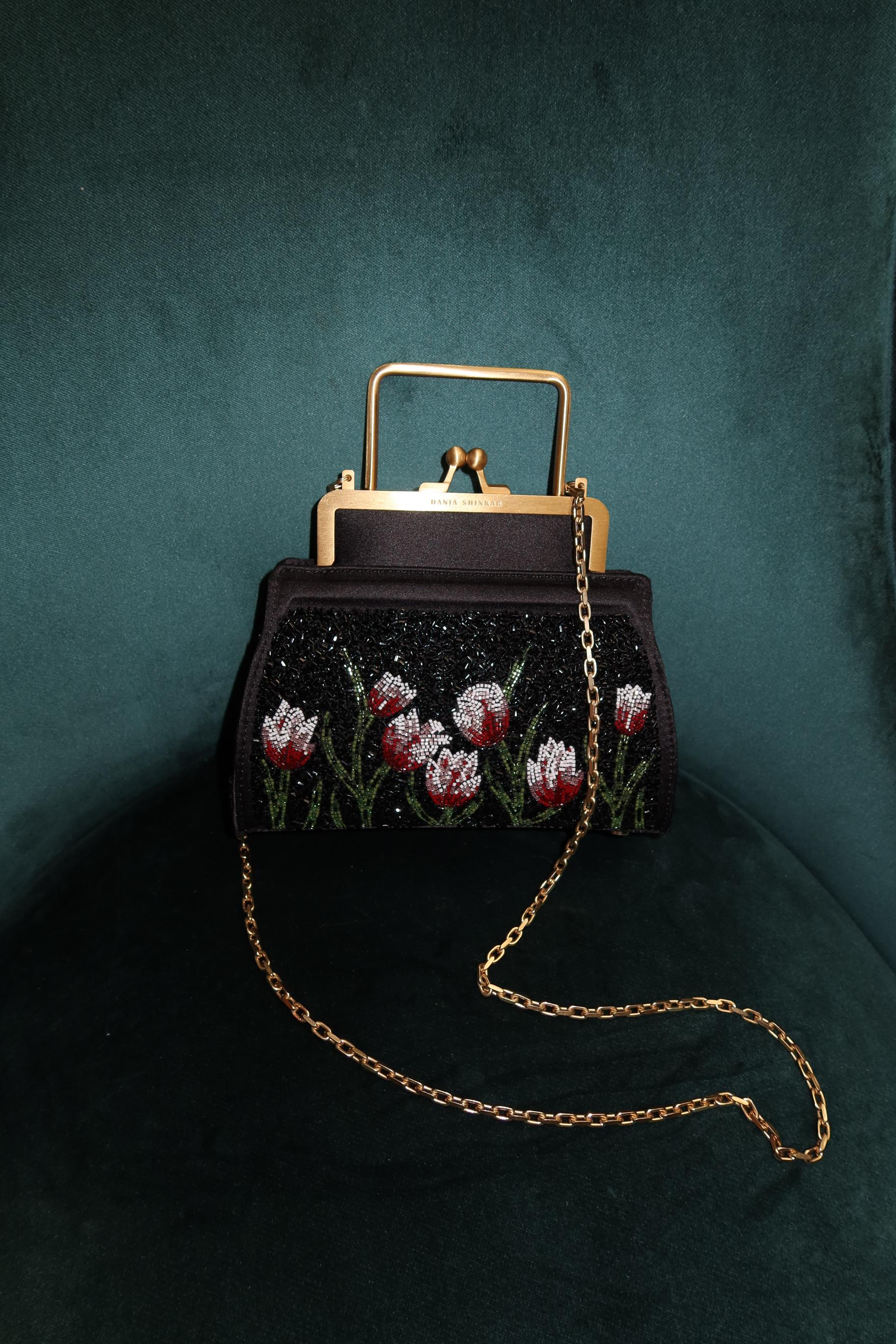 حقيبة من دانيا شنكار مطرزة بالكامل