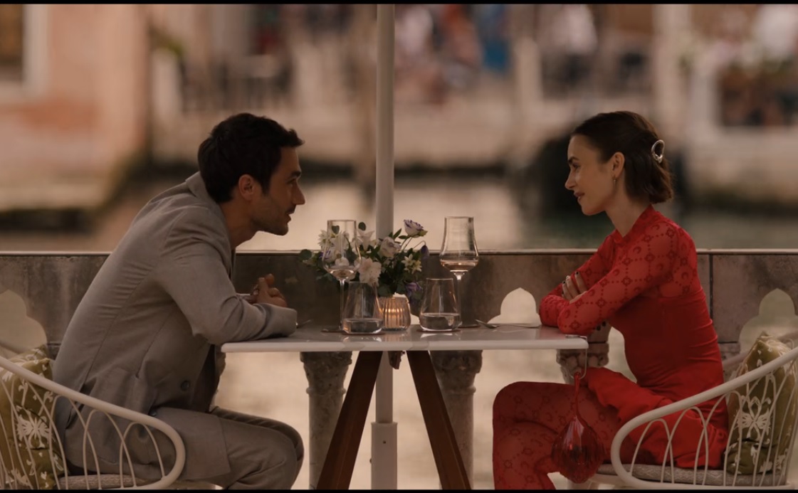 ليلي كولينز 