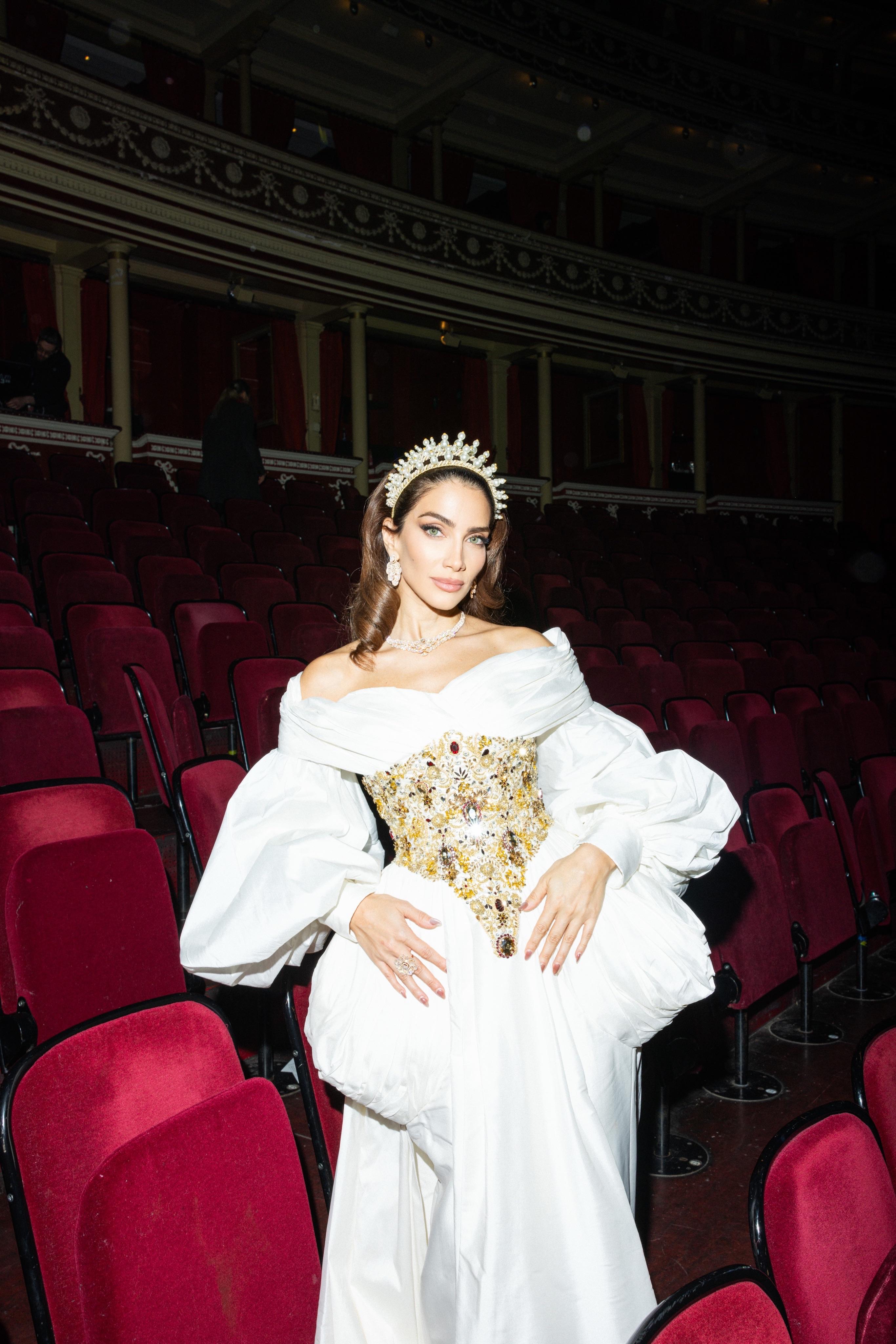 حكاية شهرزاد بفستان راقٍ