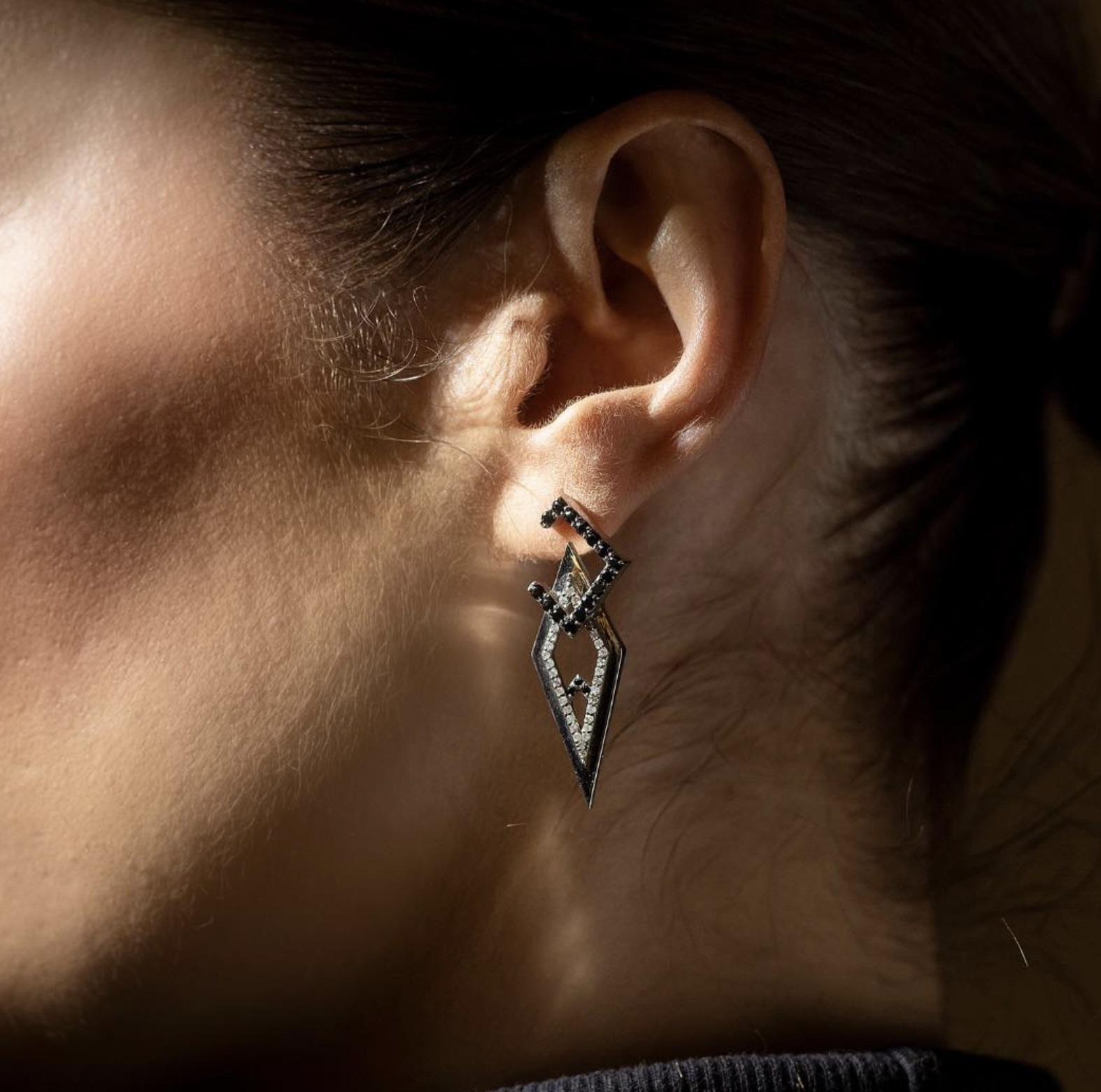 حلق من مجموعة السدو من RM Jewelry