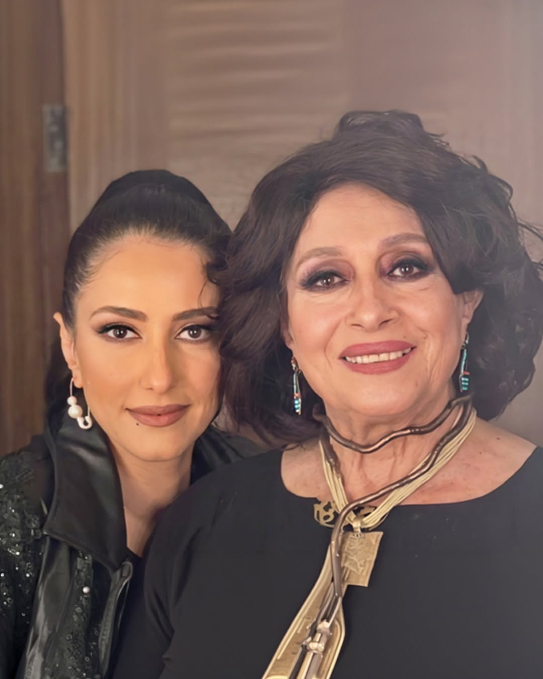 حنان مطاوع ووالدتها