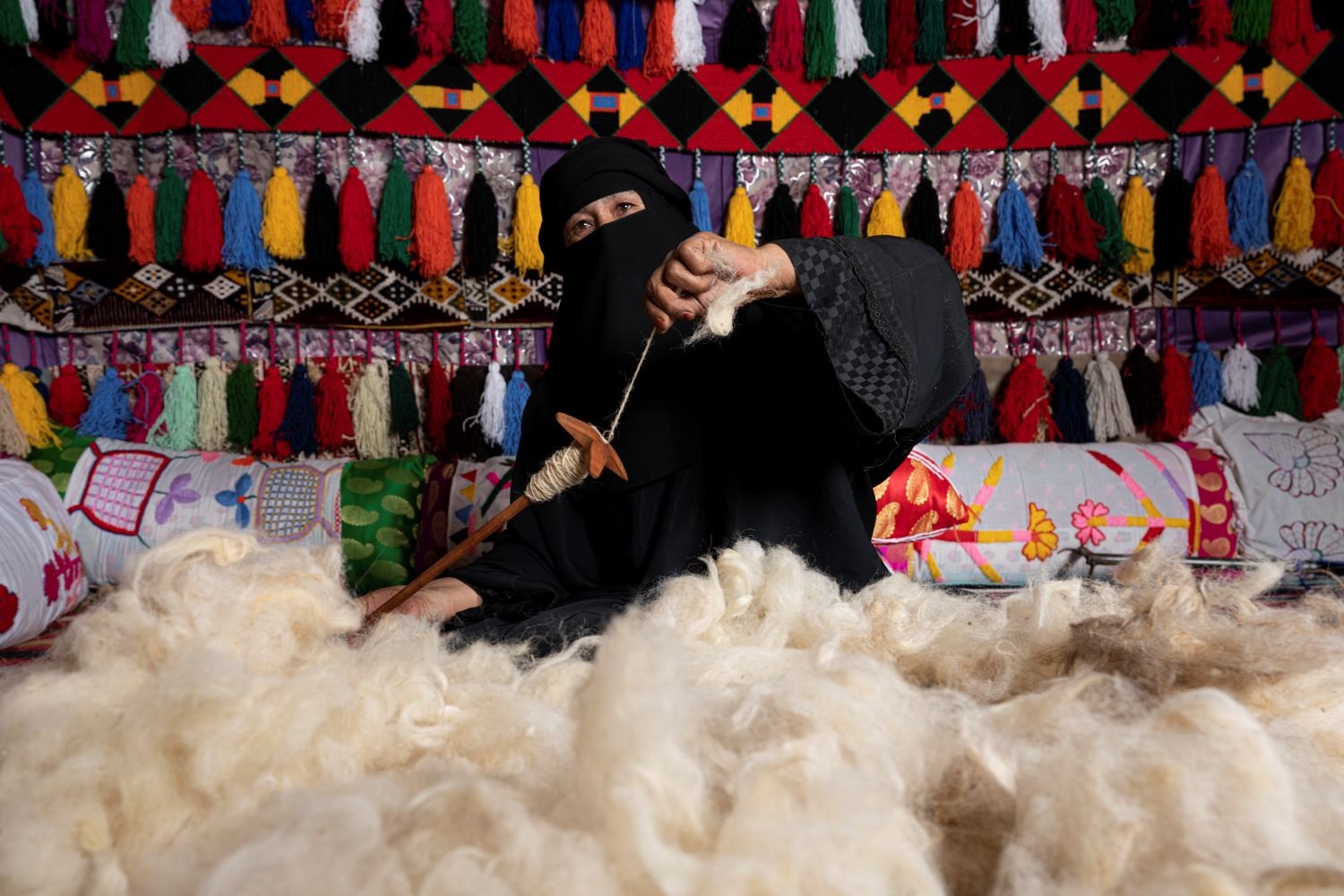 حياكة السدو من الفنون الحرفية التقليدية الإبداعية لسكان الجزيرة العربية