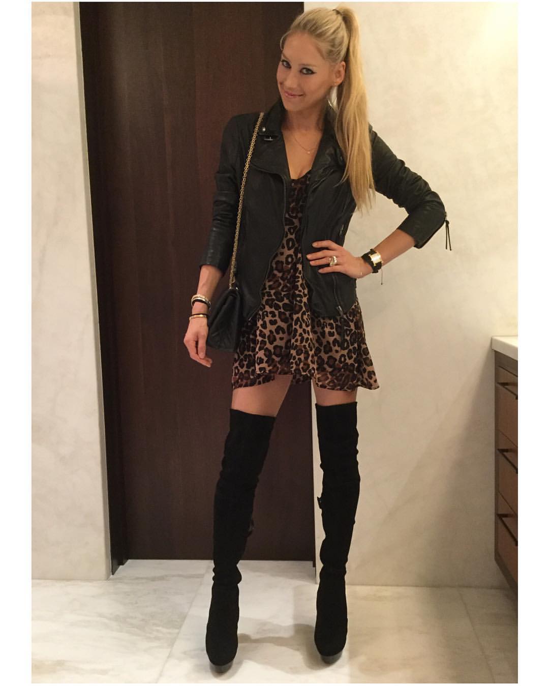 خاتم آنا كورنيكوفا Anna Kournikova بحوالي 7.5 مليون دولار