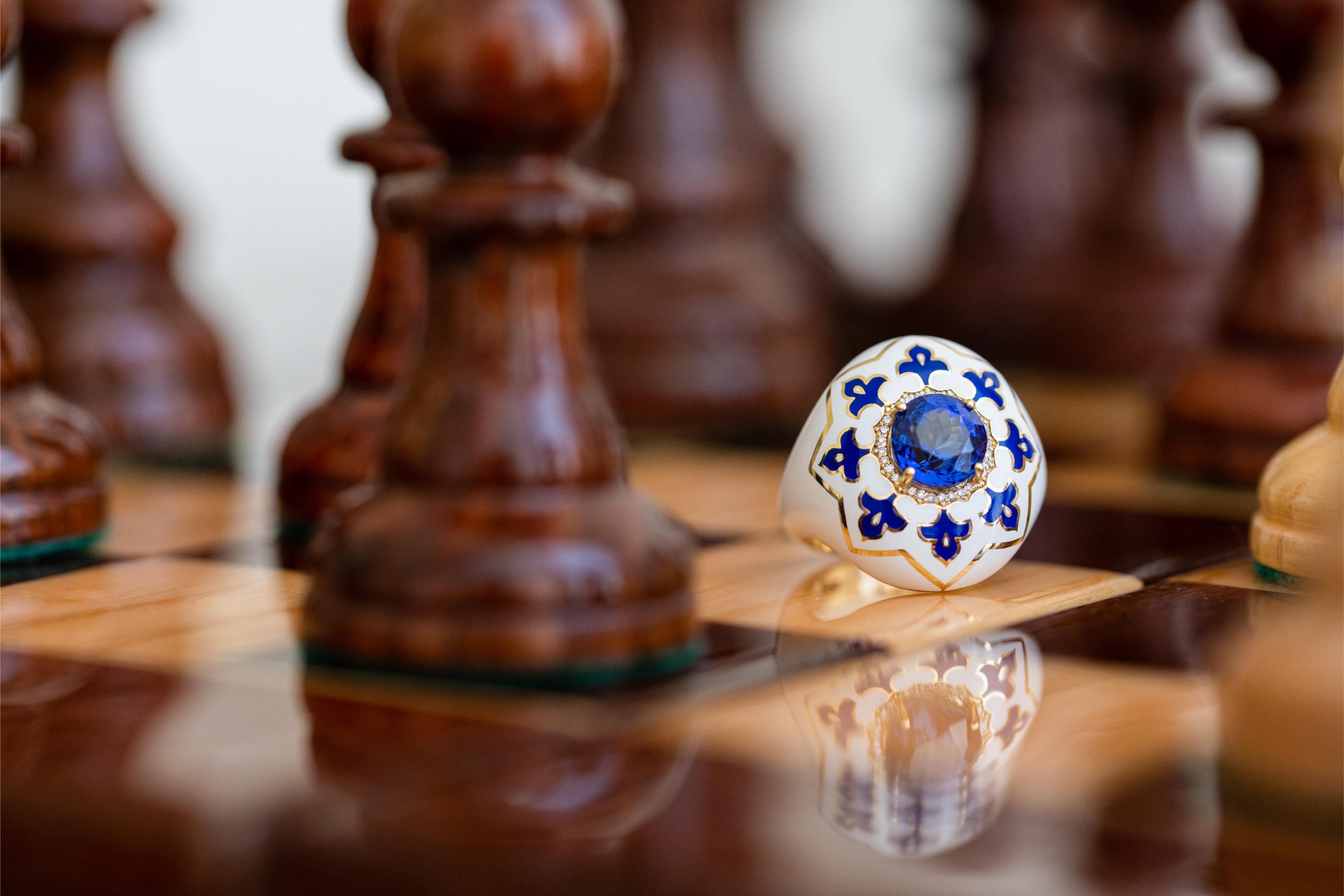 خاتم الإيمان من العلامة Hekaya Jewelry