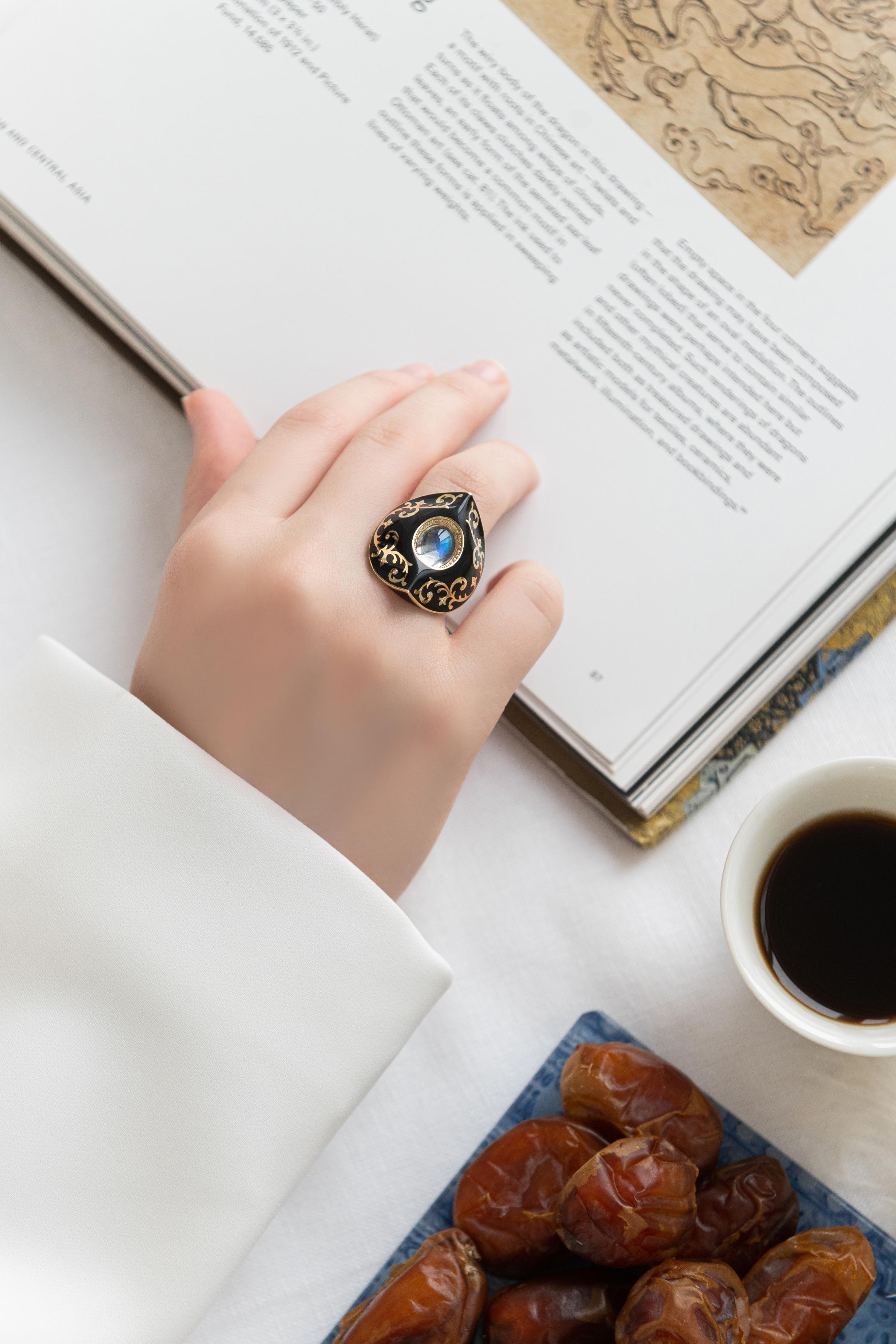 خاتم الحجر الأسود من العلامة Hekaya Jewelry